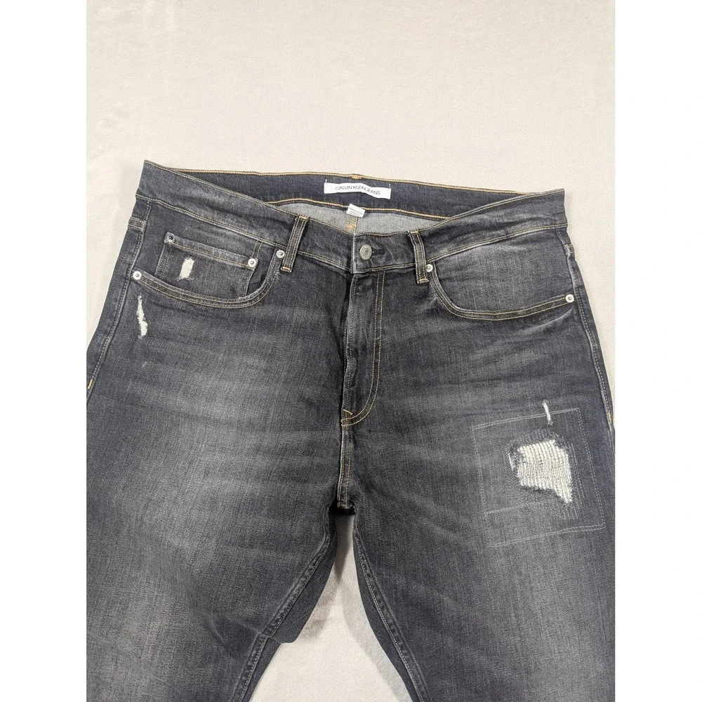 Calvin Klein Jeans  Mens 36x32 Gray CKJ 056 Athletic Taper Distressed Denim